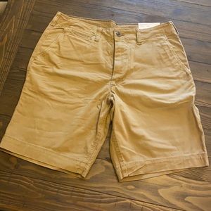 Men’s American Eagle Shorts 10” - Size 33